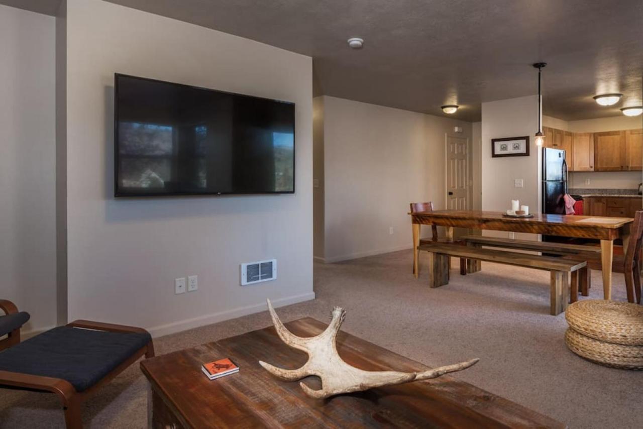 2 Bedroom Upstairs Condo With Ac In Victor, Id Экстерьер фото
